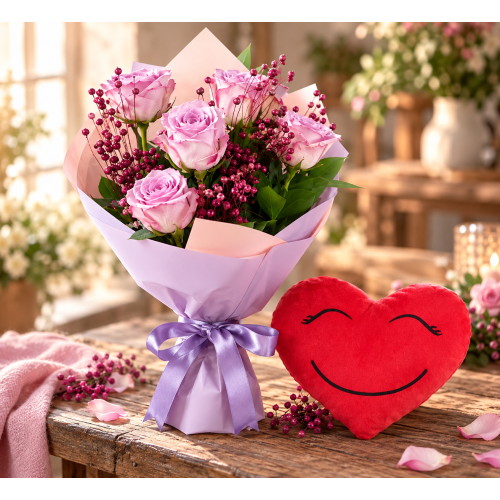 Lila Pembe Bukette 5 Lila Gül ve Gülen Kalp Yastık